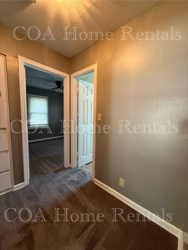 2255 S Victoria St - Photo 7 of 17