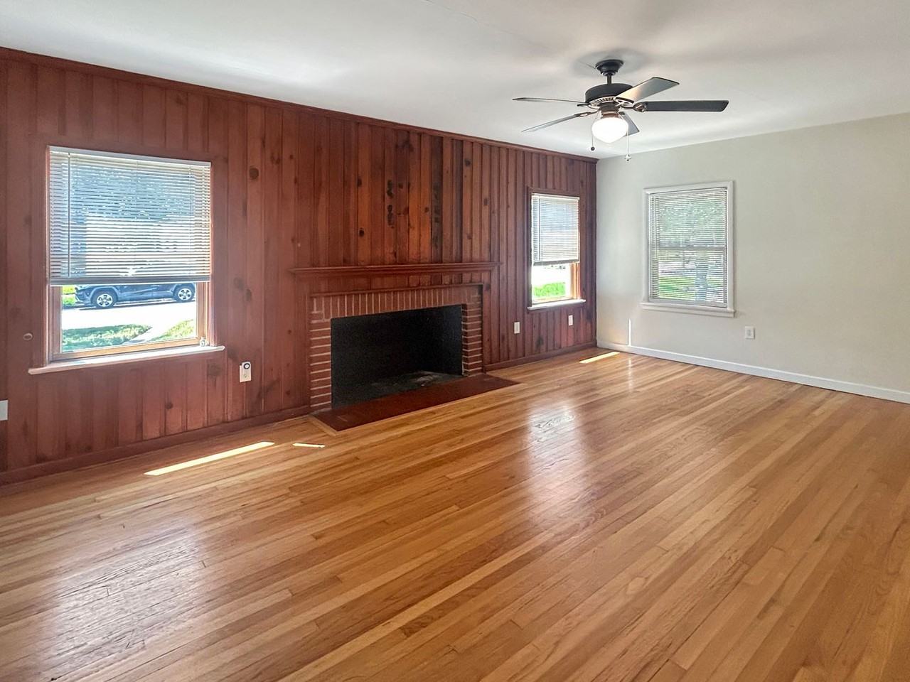 845 37th Ave N - Photo 4 of 41