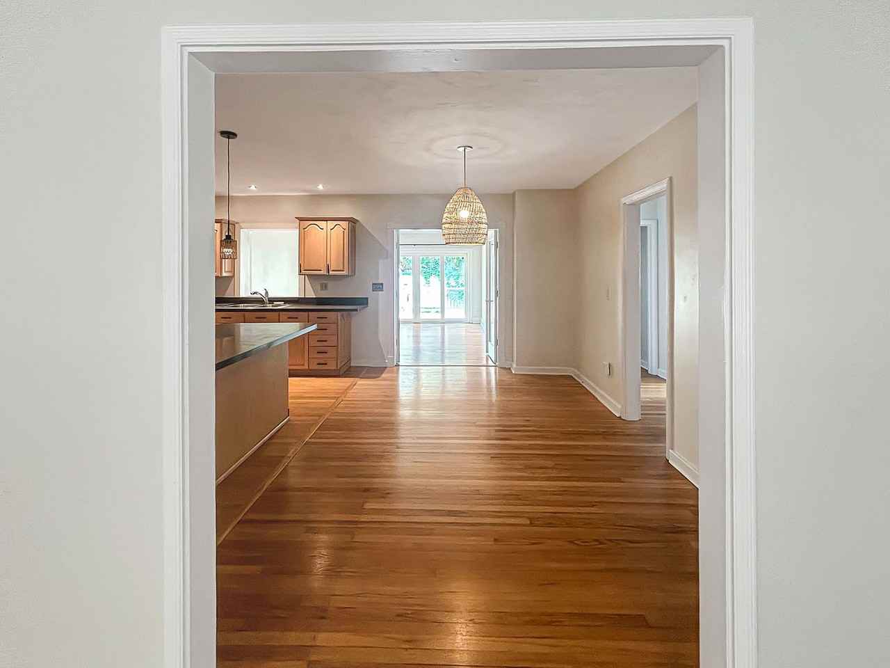 845 37th Ave N - Photo 6 of 41