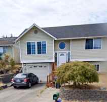 featured image of 1241 Lansing Ave