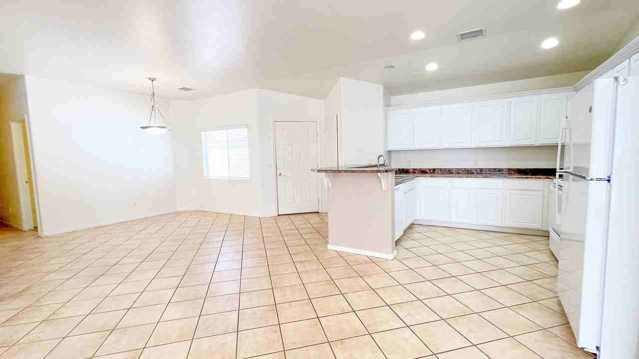 4964 E Catalina Ct - Photo 6 of 27