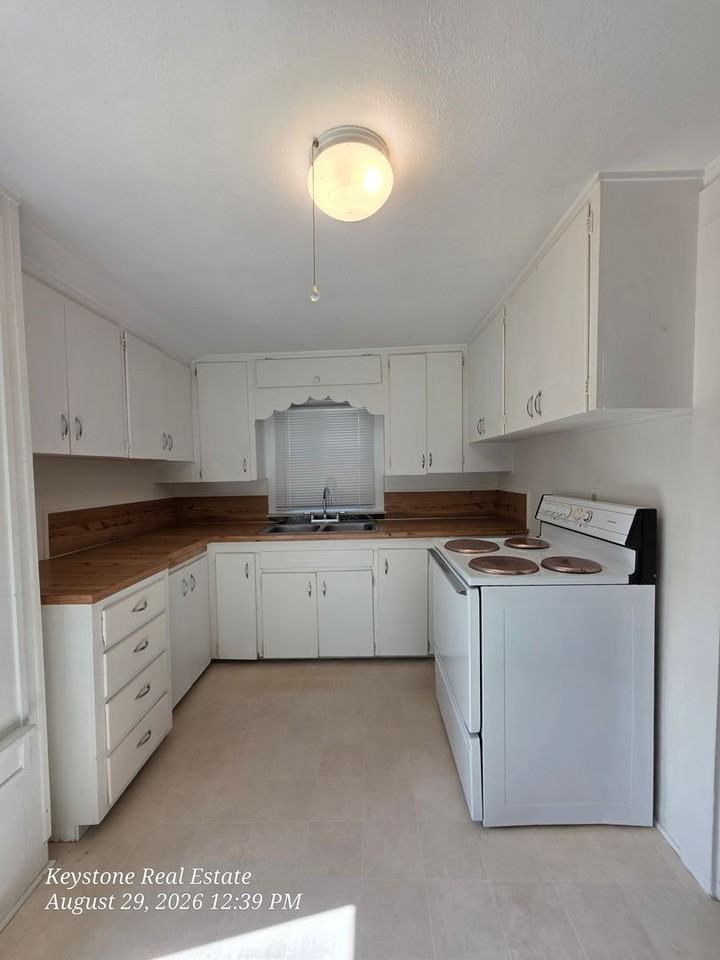 6545 Thurston Rd #2 - Photo 7 of 14