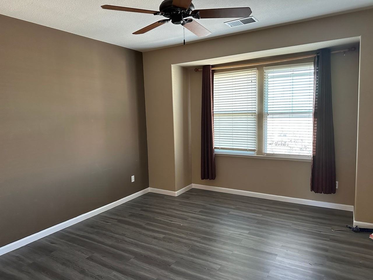 2691 Hutchings Dr - Photo 5 of 9