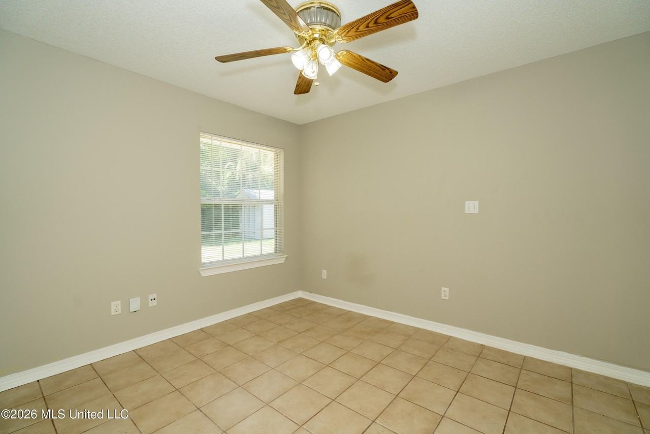 701 Lewis Ave - Photo 6 of 16