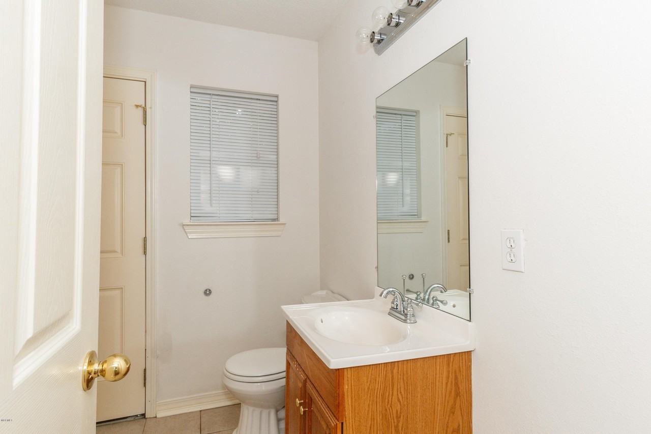 701 Lewis Ave - Photo 7 of 16