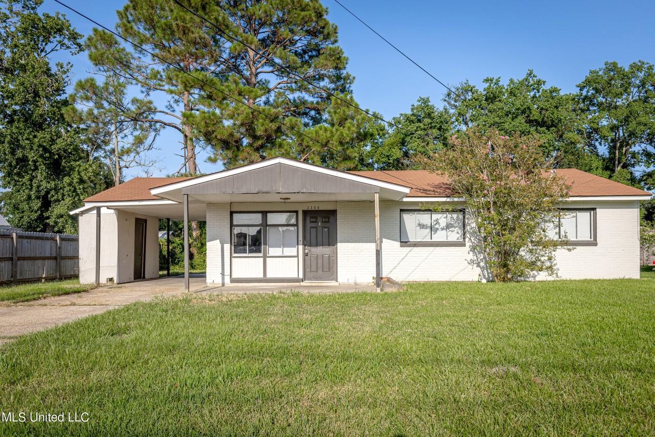3306 Whitmore St - Photo 2 of 44