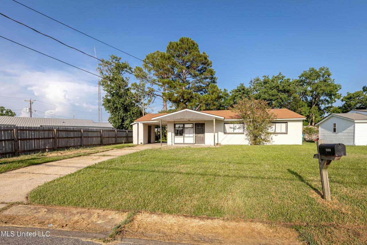 3306 Whitmore St - Photo 3 of 44