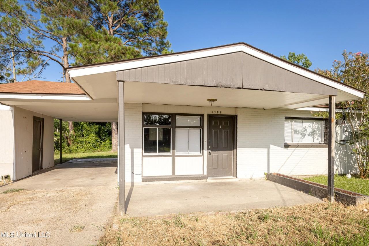 3306 Whitmore St - Photo 4 of 44