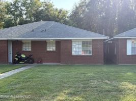 featured image of 209 Lawler Ave Apt B #Apt B