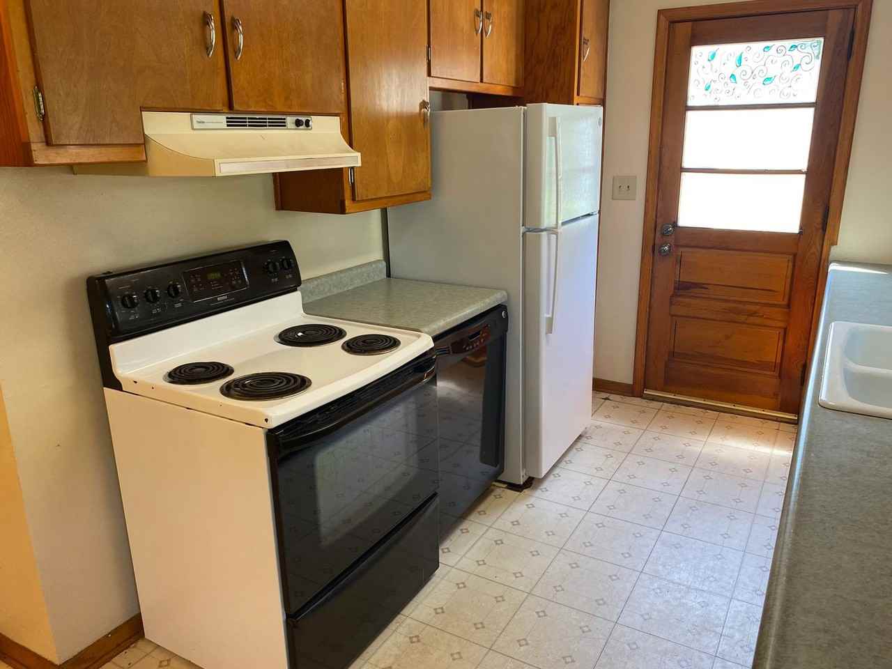 213 N 10th Ave - Photo 2 of 23