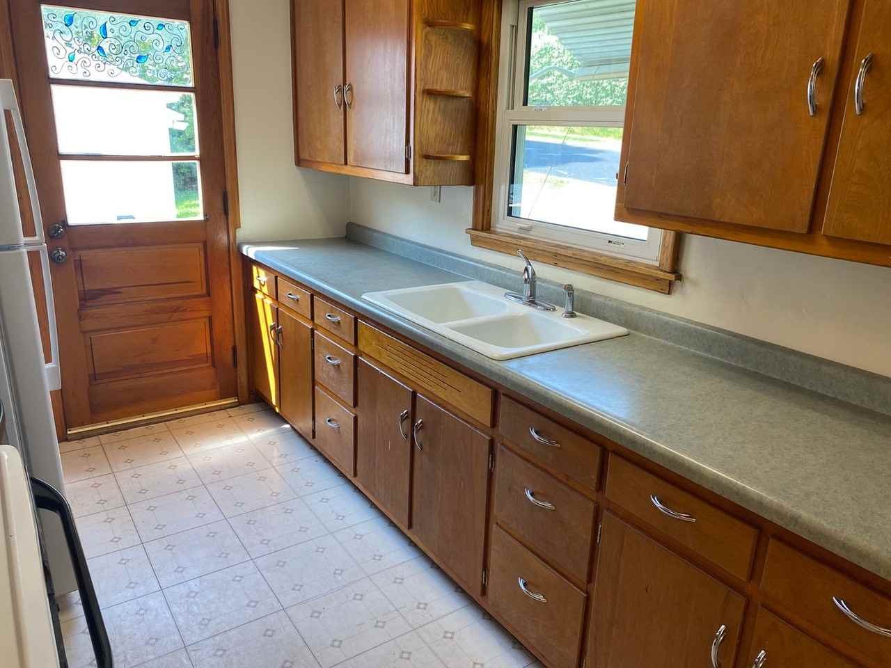 213 N 10th Ave - Photo 4 of 23