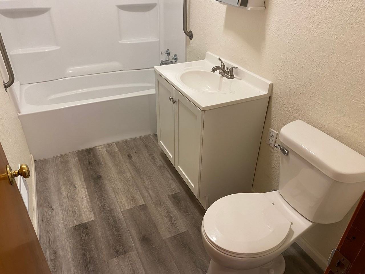213 N 10th Ave - Photo 5 of 23