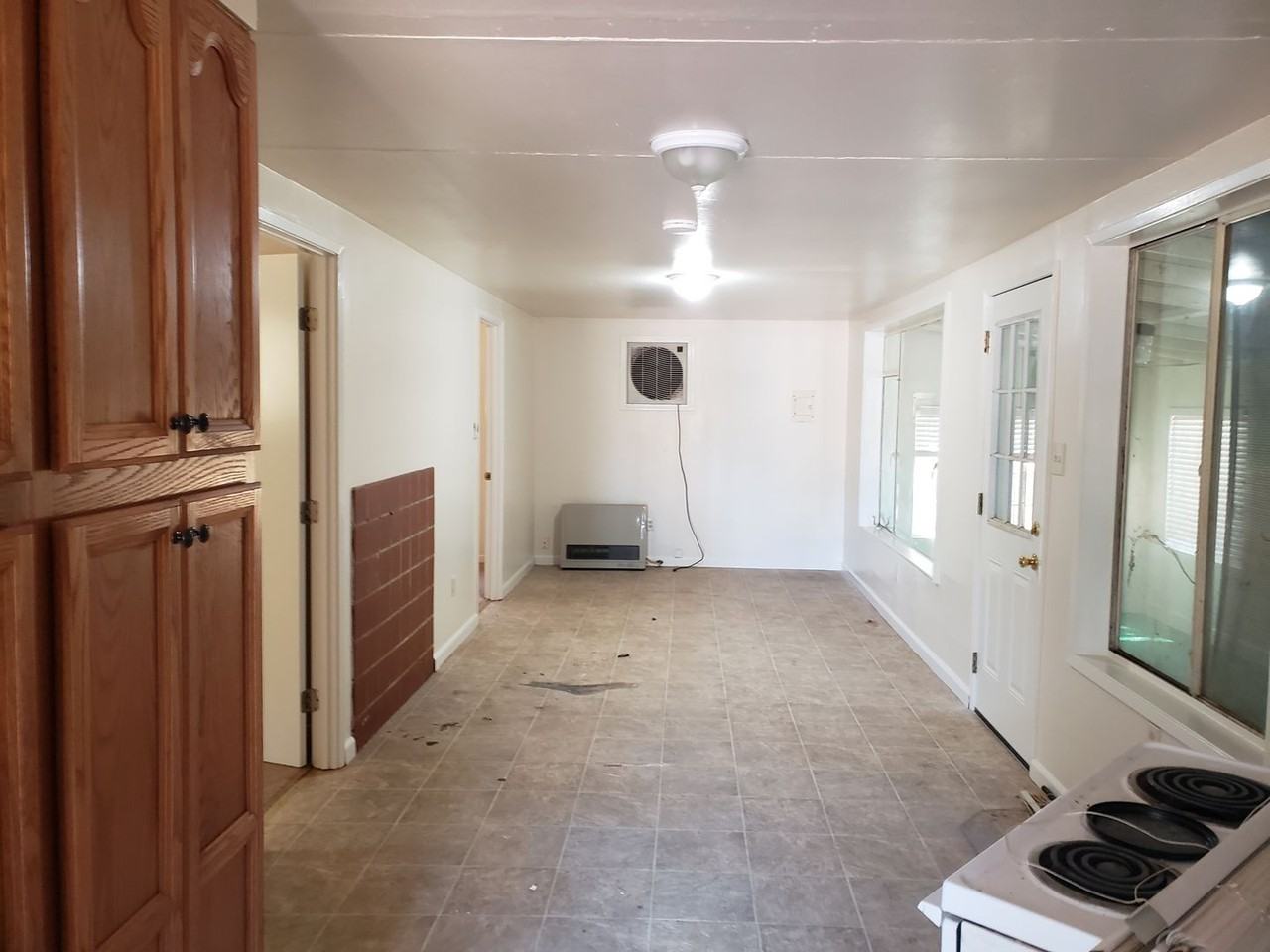 4060 Arnold Ave - Photo 3 of 17