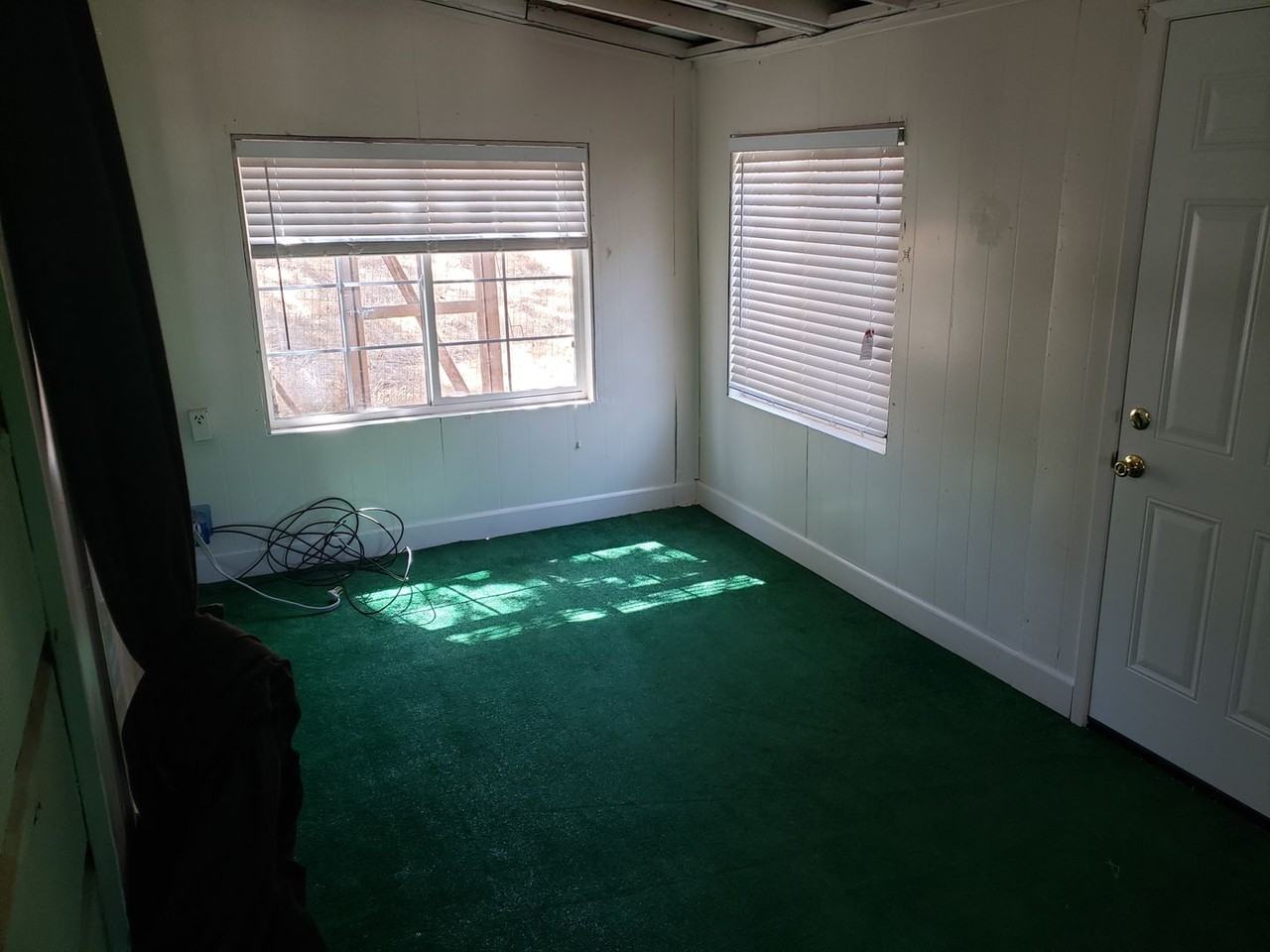 4060 Arnold Ave - Photo 4 of 17