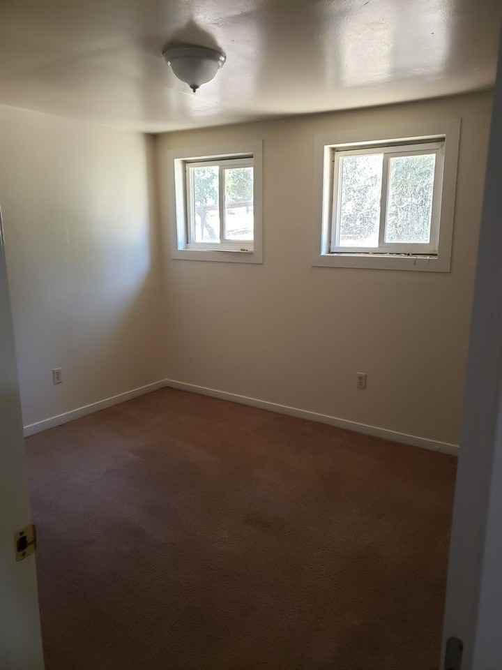 4060 Arnold Ave - Photo 6 of 17