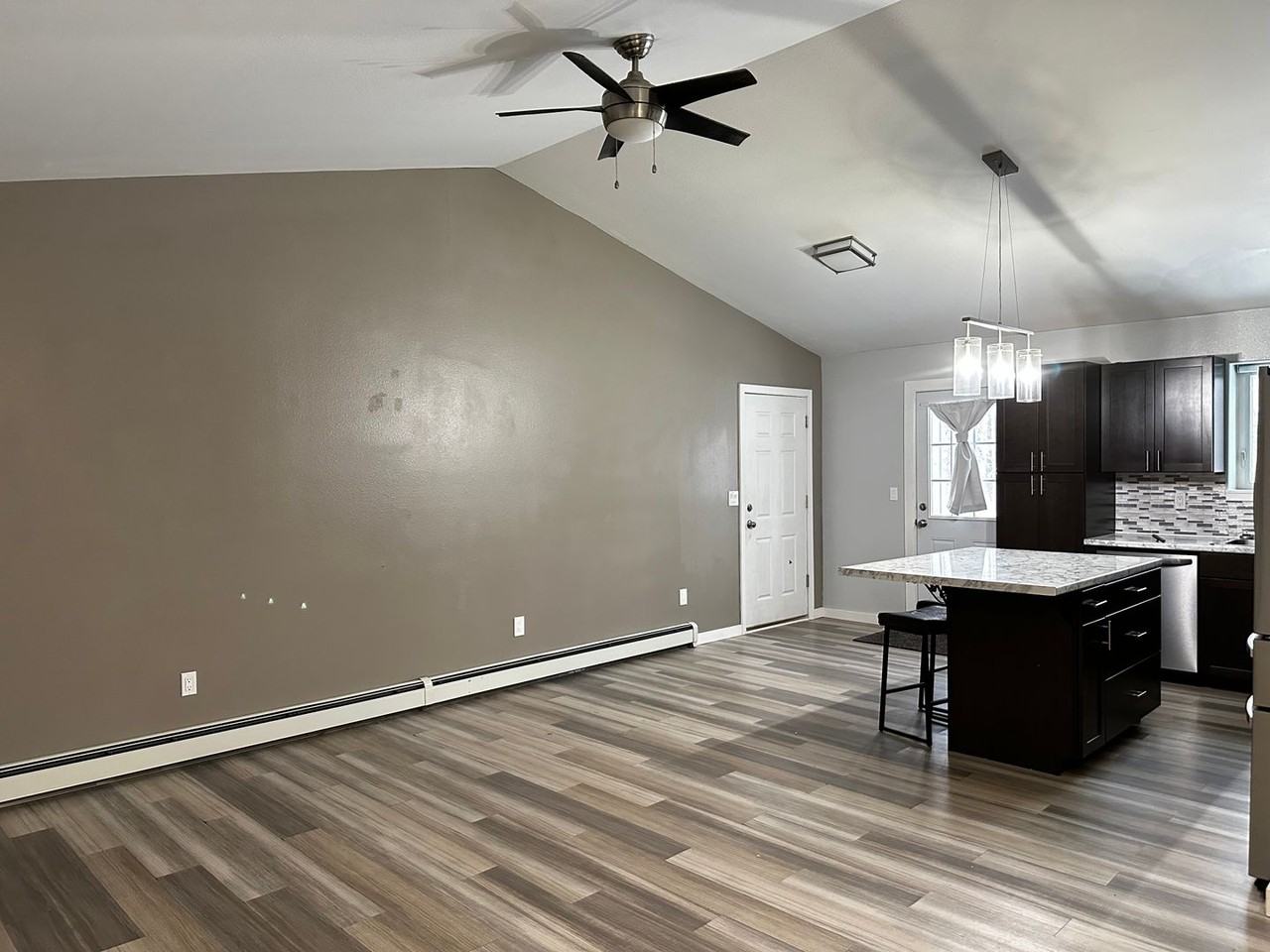1321 Groundsel Ave - Photo 4 of 13