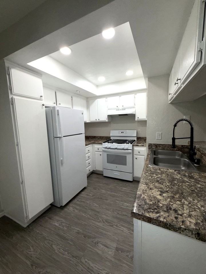 4119 Van Buren Blvd #28 - Photo 4 of 10
