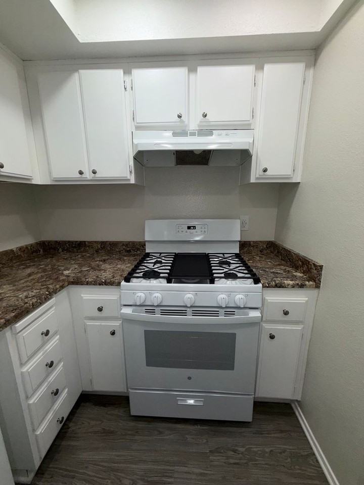 4119 Van Buren Blvd #28 - Photo 5 of 10