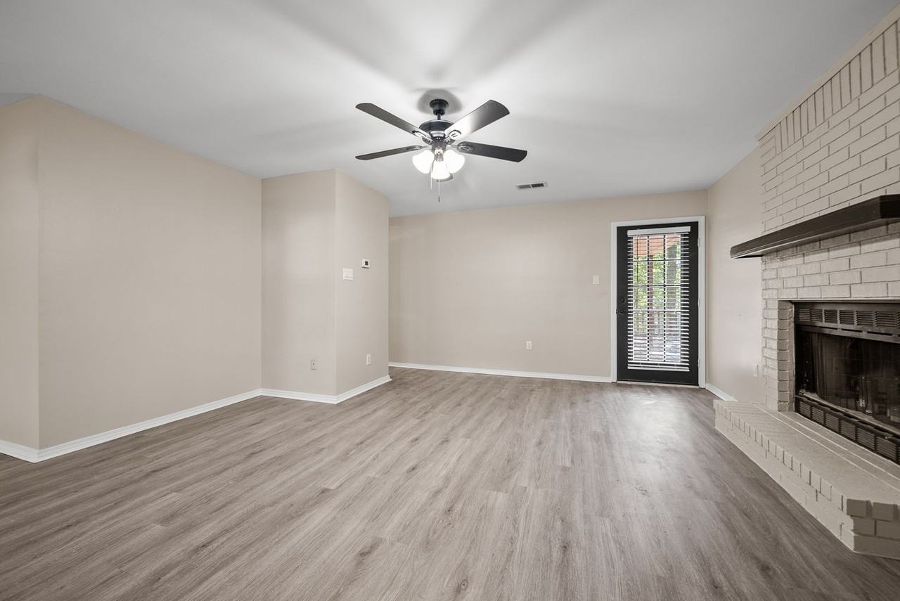 24 Oak Ridge Dr - Photo 4 of 37