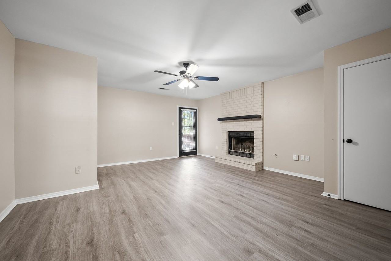 24 Oak Ridge Dr - Photo 5 of 37