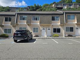 featured image of 12 Pavilion Rd #5