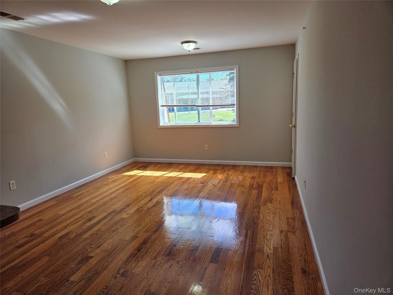 12 Pavilion Rd #5 - Photo 4 of 6