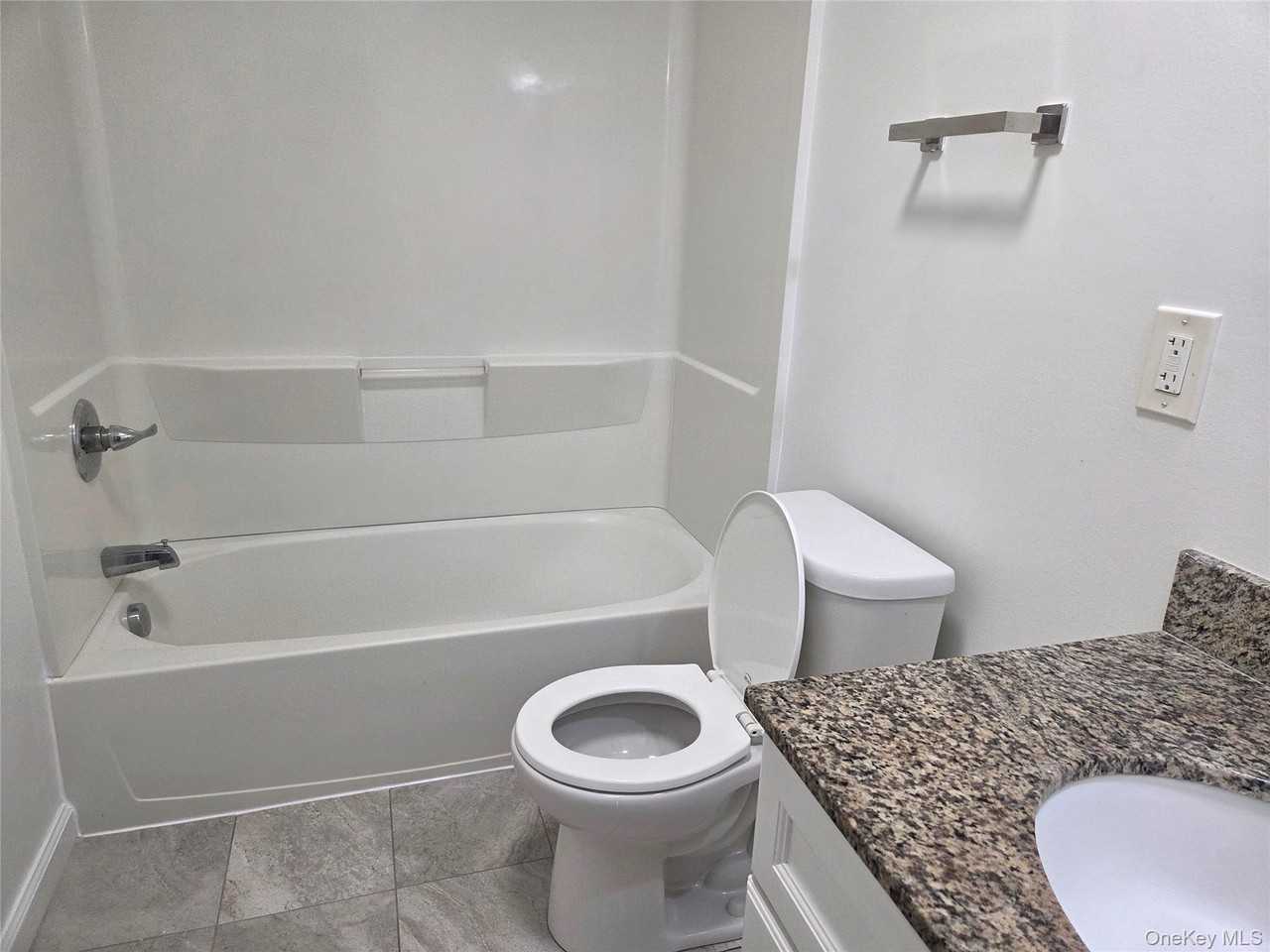 12 Pavilion Rd #5 - Photo 5 of 6