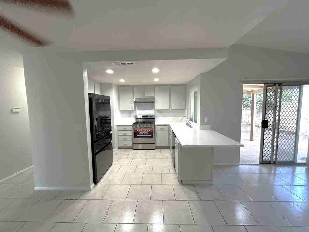 252 W Payson St - Photo 3 of 23
