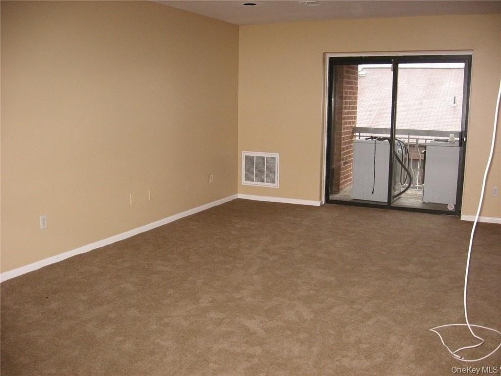 609 Kennedy Dr - Photo 2 of 6
