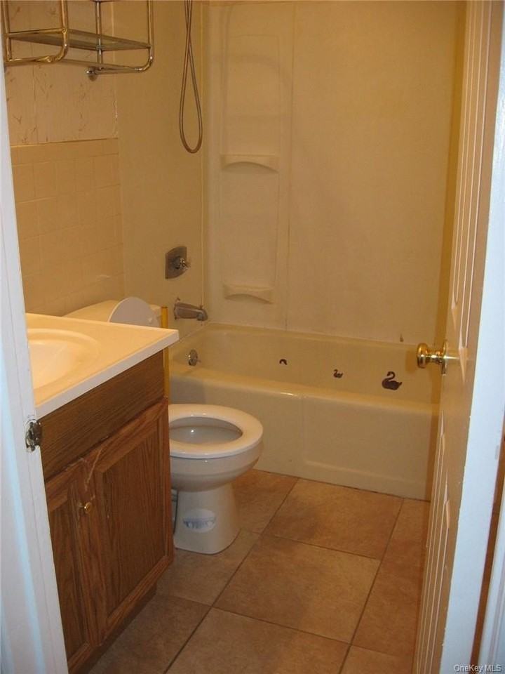 609 Kennedy Dr - Photo 6 of 6
