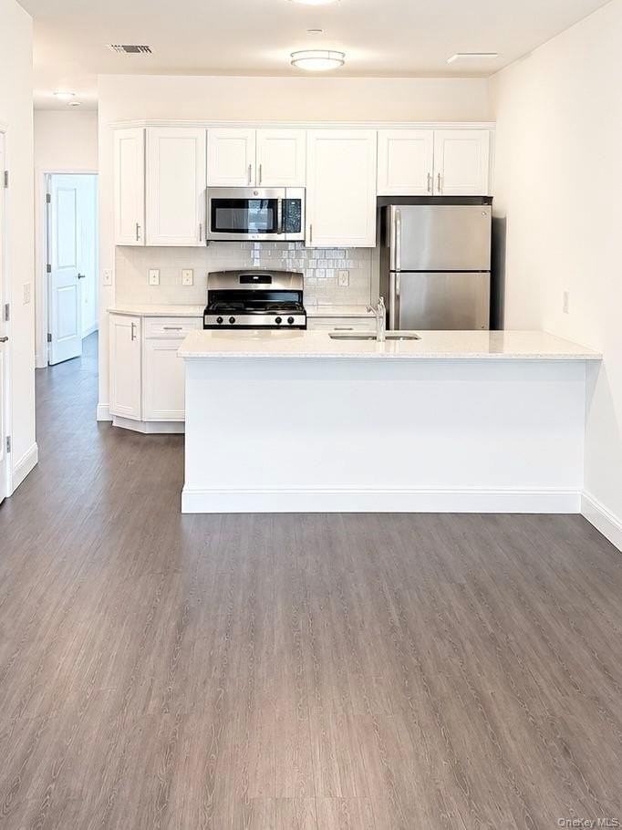 1046 New York Ave #6 - Photo 2 of 11
