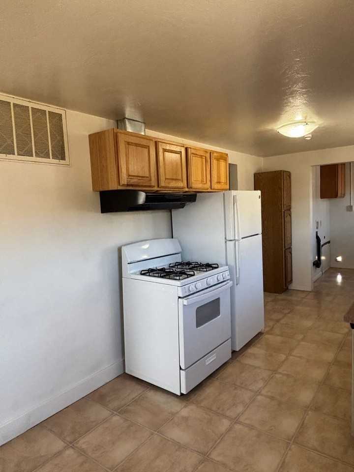 3907 Jason Ave - Photo 3 of 11
