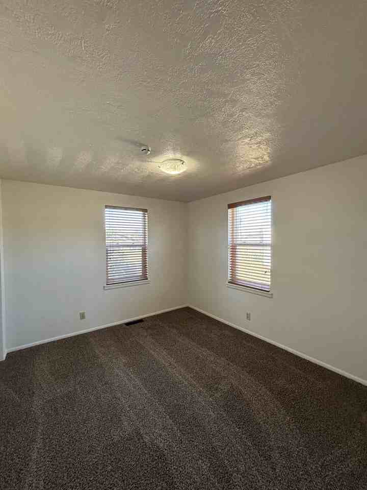 3907 Jason Ave - Photo 5 of 11