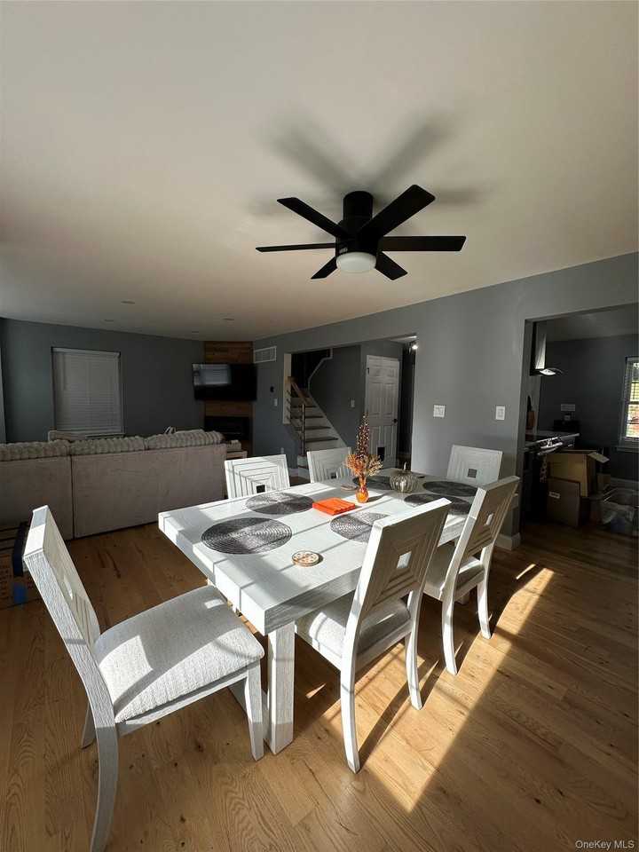 232 Hillside Ln - Photo 5 of 27