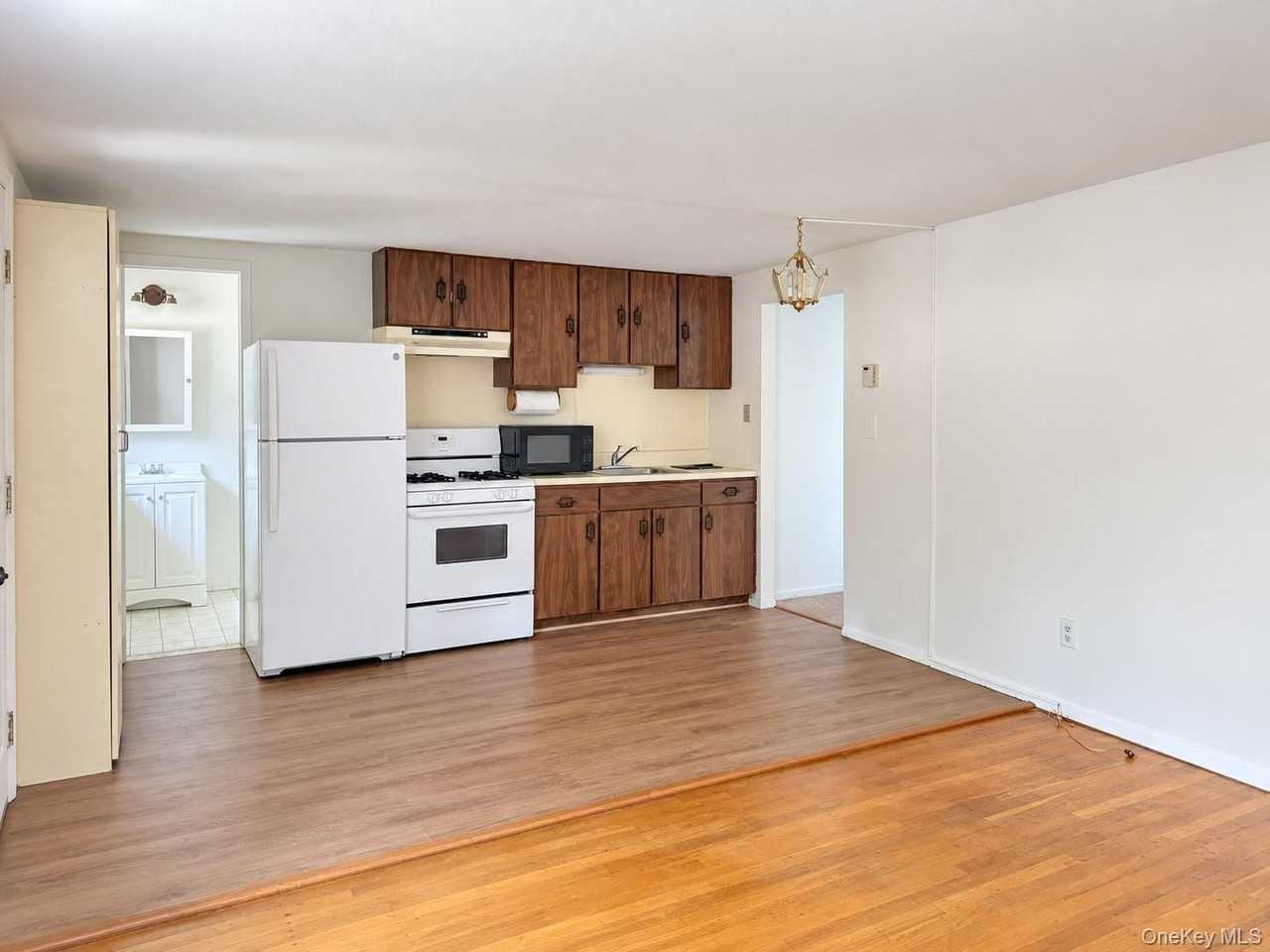 33 Talmadge Dr - Photo 6 of 12