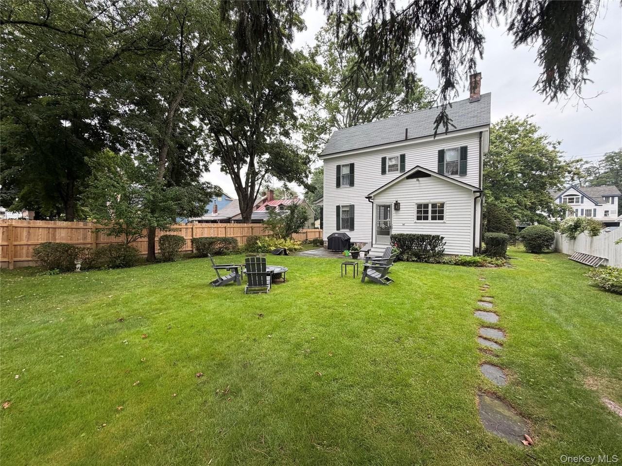 67 Union St - Photo 6 of 28