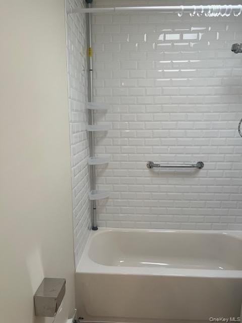 4511 Little Neck Pkwy - Photo 6 of 9