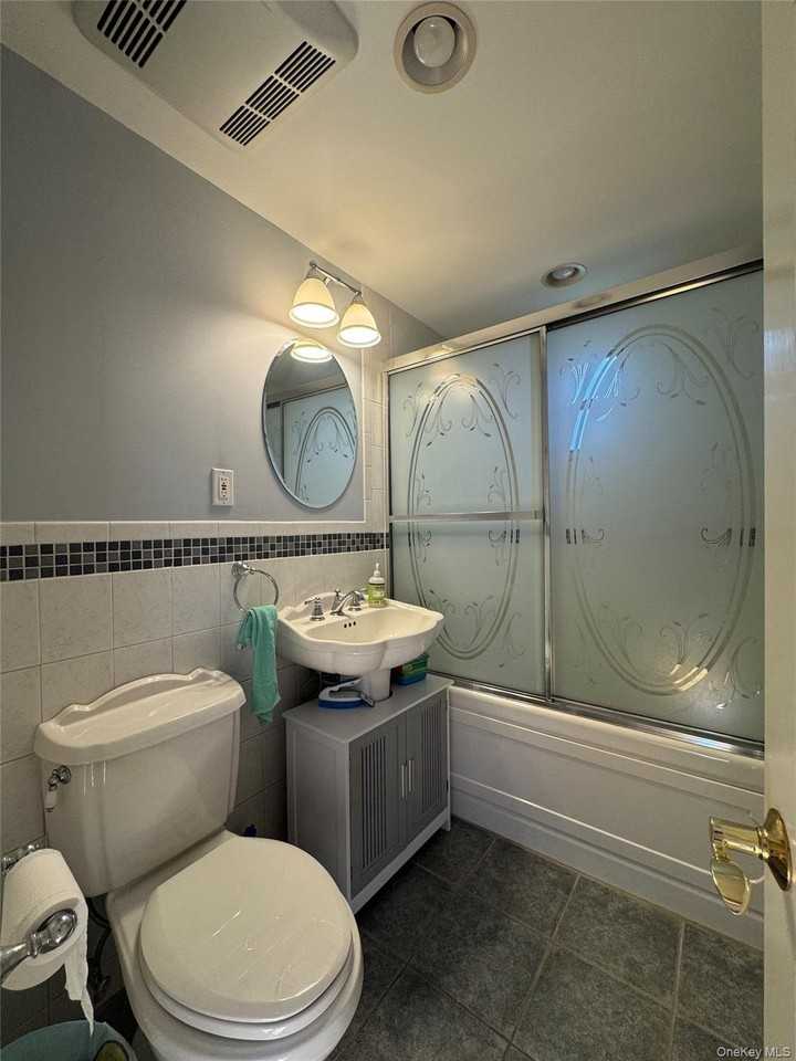 4740 Glenwood St - Photo 6 of 14