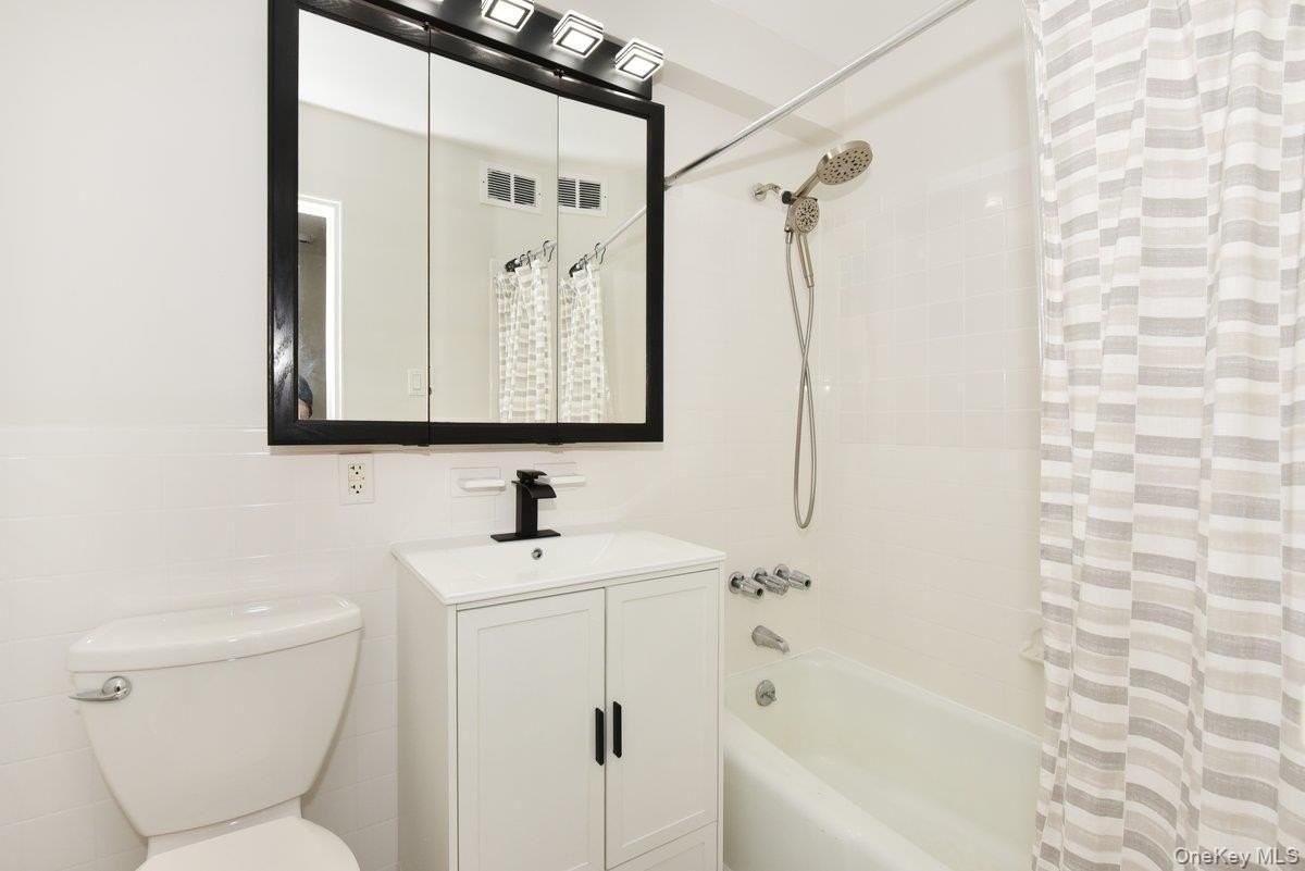 2 Birchwood Ct #4M - Photo 7 of 13
