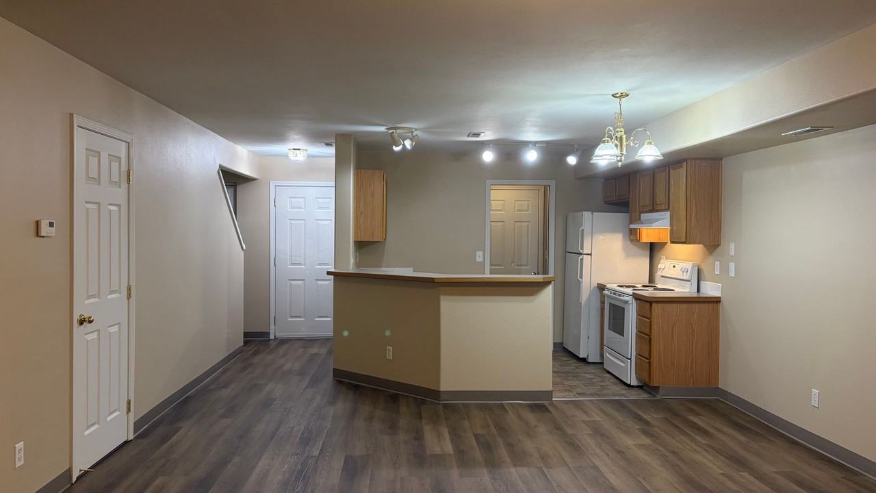 Quail Ridge Apartments - Photo 4 of 24