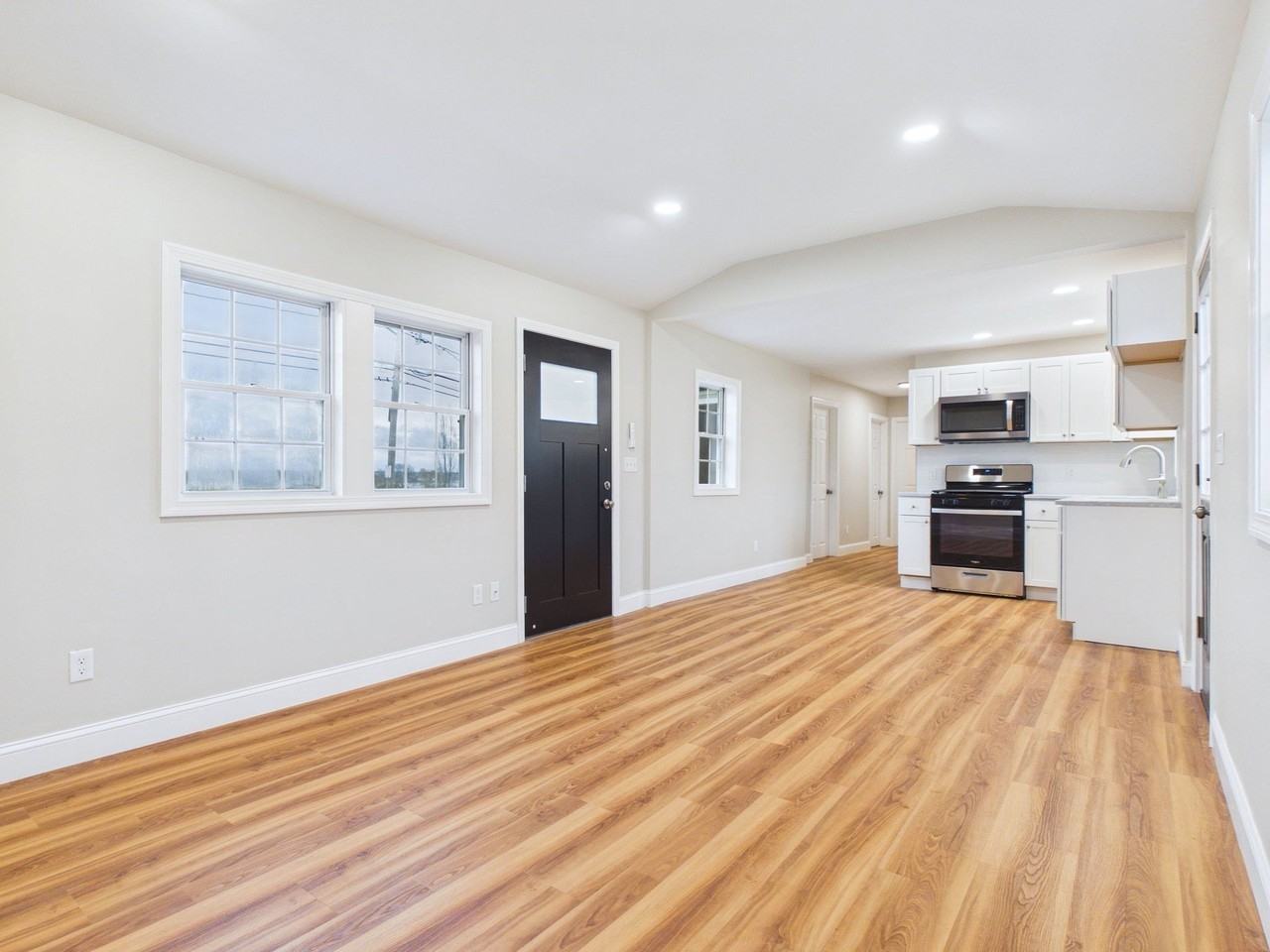 715 Newhall St - Photo 7 of 26