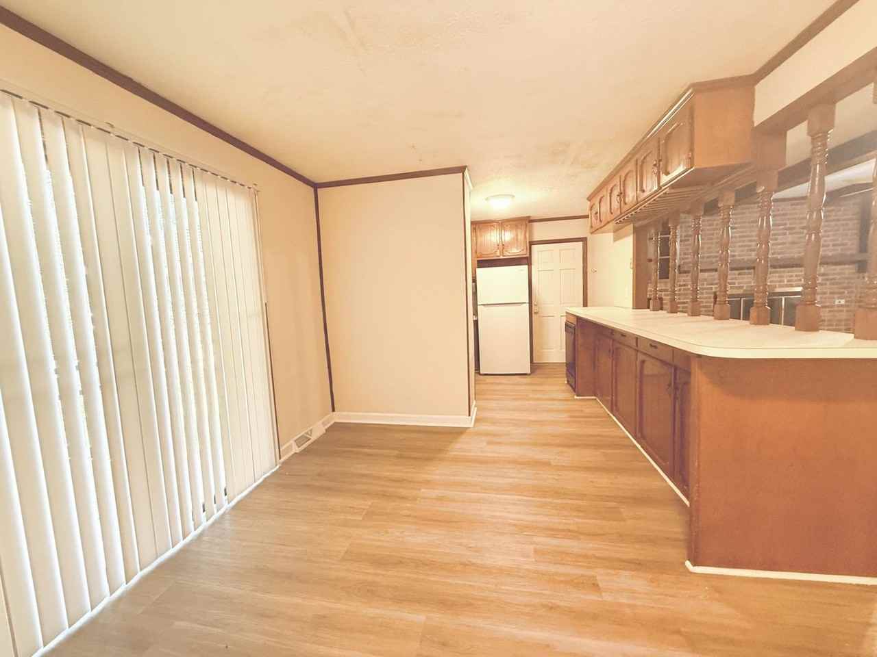 601 E Brown St - Photo 2 of 17