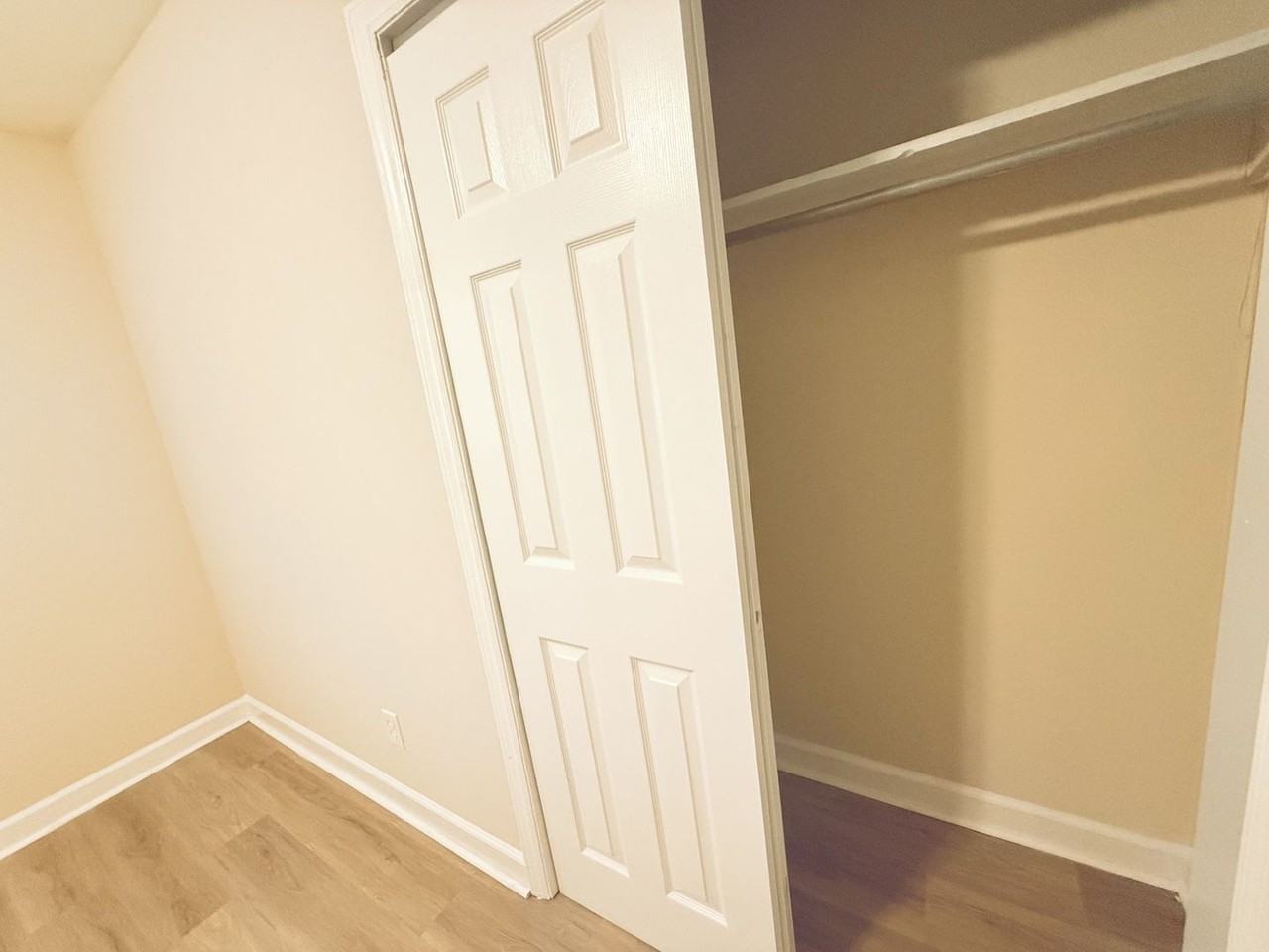601 E Brown St - Photo 7 of 17