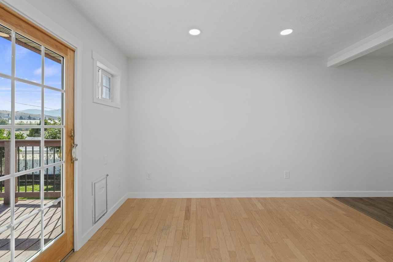 220 N Hodges Rd - Photo 5 of 37