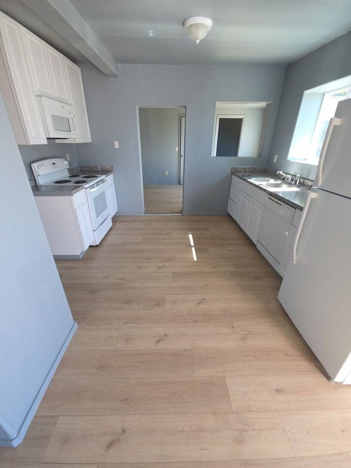 9198 Glenhaven Dr - Photo 3 of 8