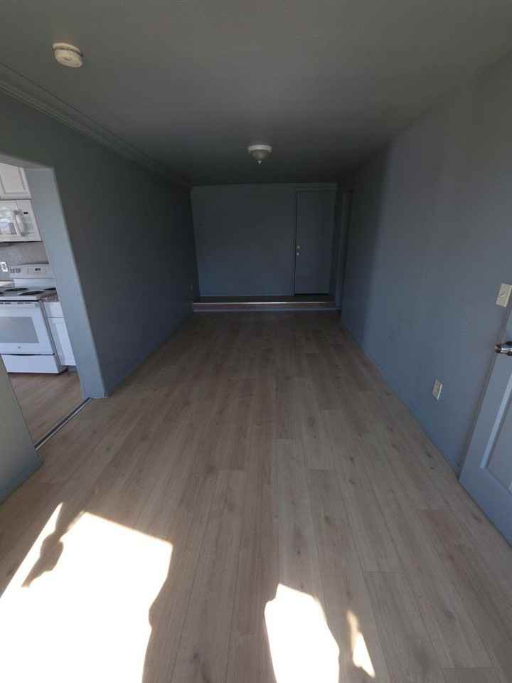 9198 Glenhaven Dr - Photo 5 of 8