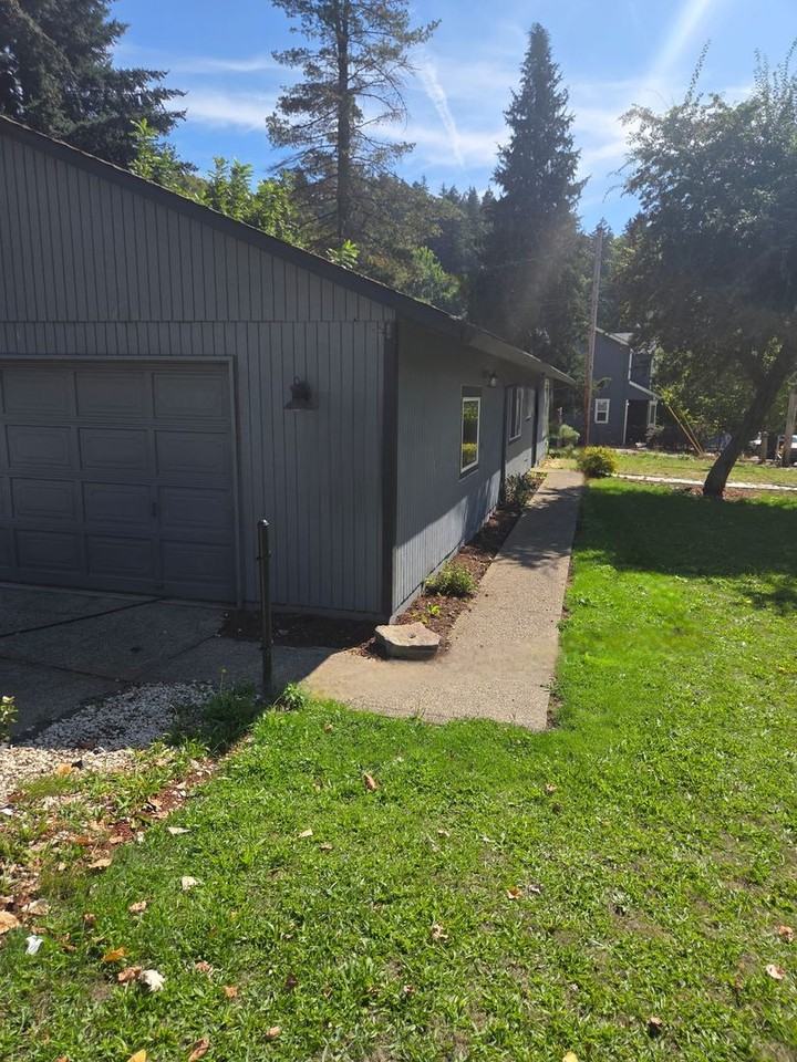2718 Se 101st Ave - Photo 5 of 16