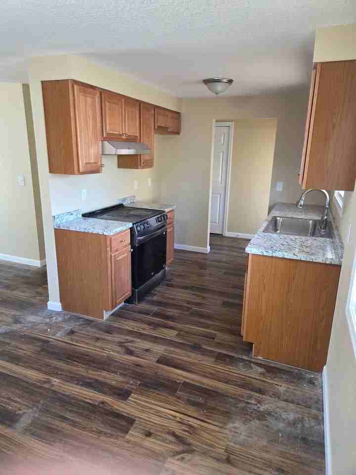 2718 Se 101st Ave - Photo 6 of 16