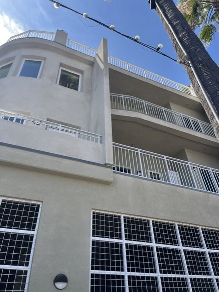 W Grand Apartments - Photo 7 of 21