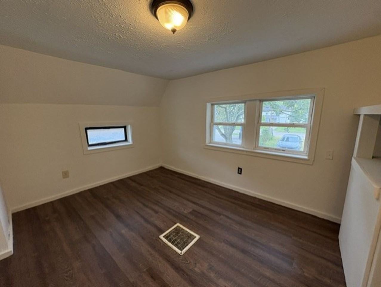1306 Madison Ave - Photo 6 of 9